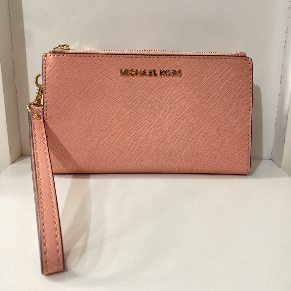 Michael Kors Jet Set Wristlet